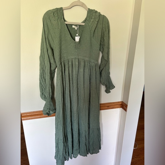 Baltic Born | Dresses | Baltic Born Sage Green Midi Dress | Poshmark